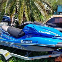 2008 kawasaki ultra 250x  jet ski hull