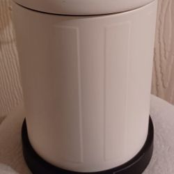 Small Trash Can - Brand New 