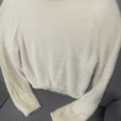 Levi Pearl Fuzzy Sweater 