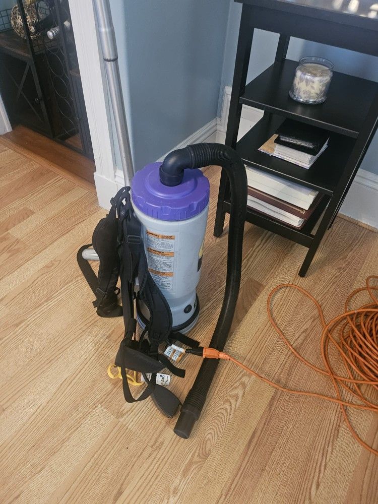 Dos Vacuum $150 Cada Uno.
