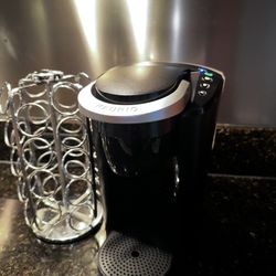 Keurig Coffee Machine And K Cup Holder