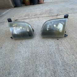 Toyota Tundra Headlights 