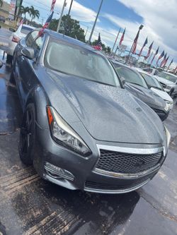 2017 Infinity Q70 25 k miles $8500 full price cash