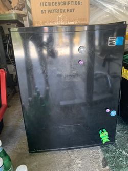 Kenmore mini Fridge Small
