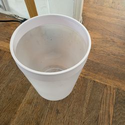 Small Trash Can – Compact – MOVE OUT SALE