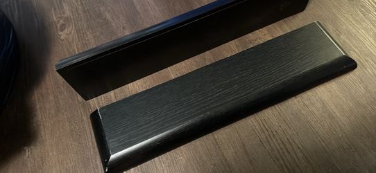 Floating shelves