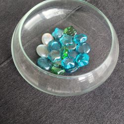 Decorative Center Glass Piece With 20 Marbles 
