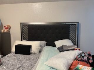Bed & dressers