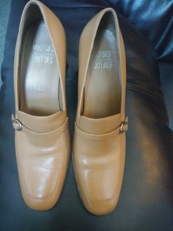 Ladies shoes size 10