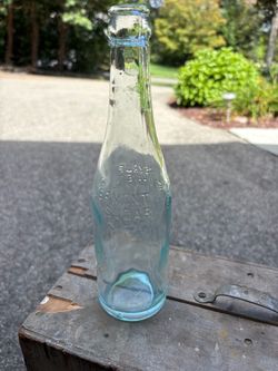 Antique Early 1900’s VERMONT MAPLE SYRUP SUGAR CO. NEW HAVEN CONN Blue Tinted Glass Bottle