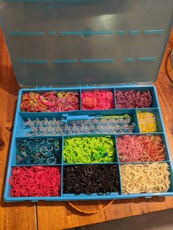 Rainbow Loom Case And Bands