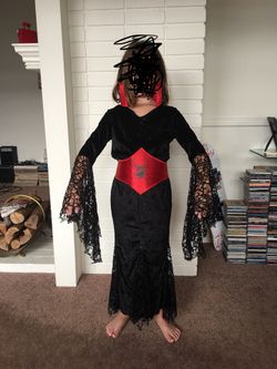 Halloween costume Vampire size medium 8-10 in great condition.