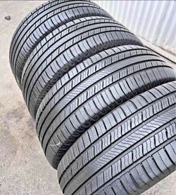 235_55_20 Michelin tires Con Excelente calidad Las 4👌