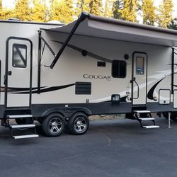 2019 Keystone Cougar 32BHS Fifth wheel bunkhouse model