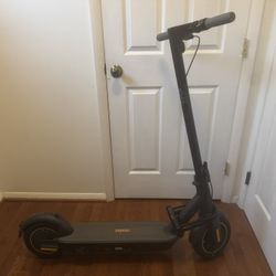 Segway Ninebot Electric Scooter – Runs Great for commutes