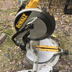 DeWalt DW705 12-inch Compound Miter Saw