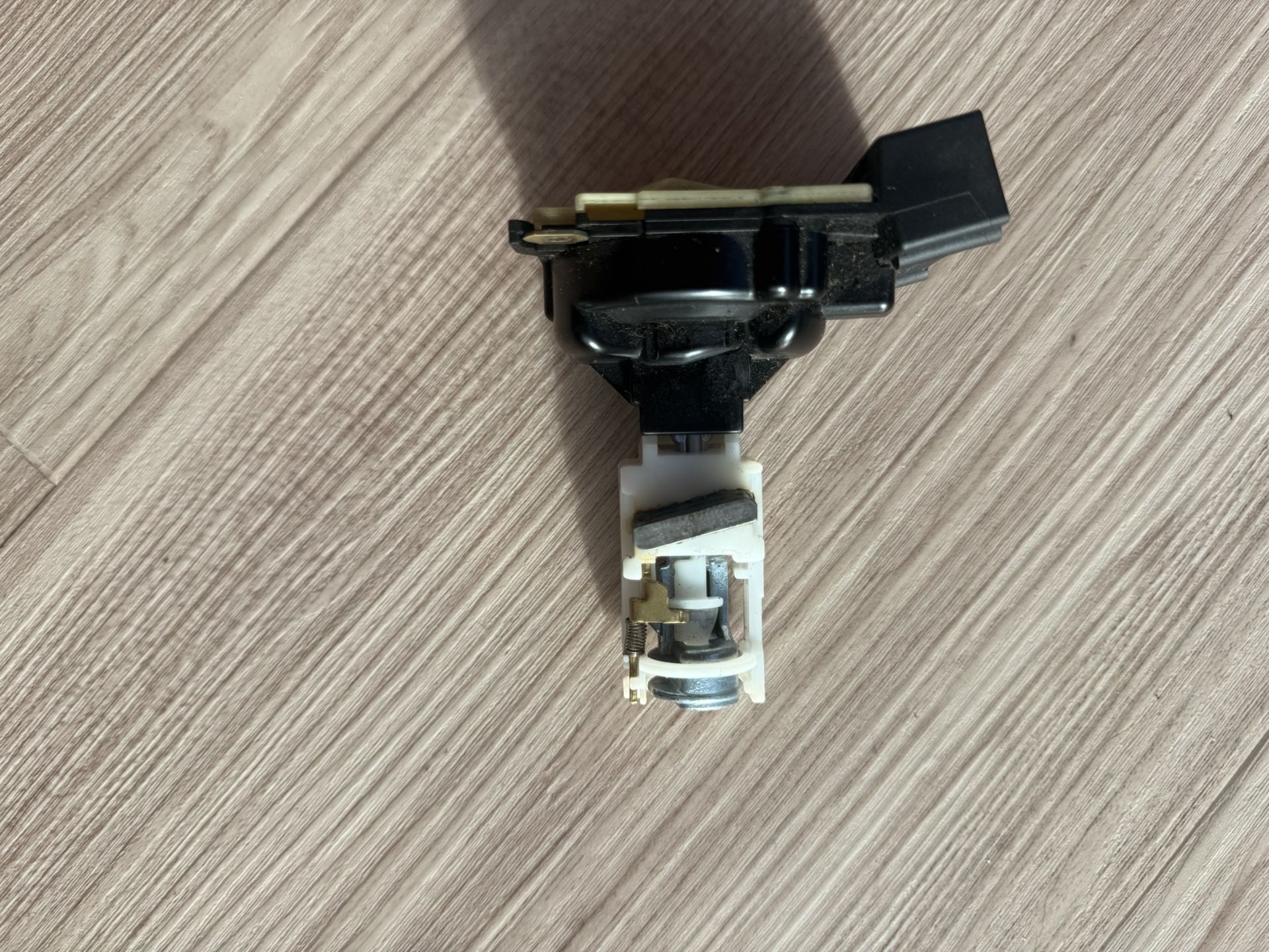 Jeep / Chrysler Ignition Switch Actuator Module β $25 (Laguna Beach)