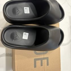 Black Yeezy Slides
