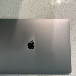MacBook Pro (15-inch, 2017)