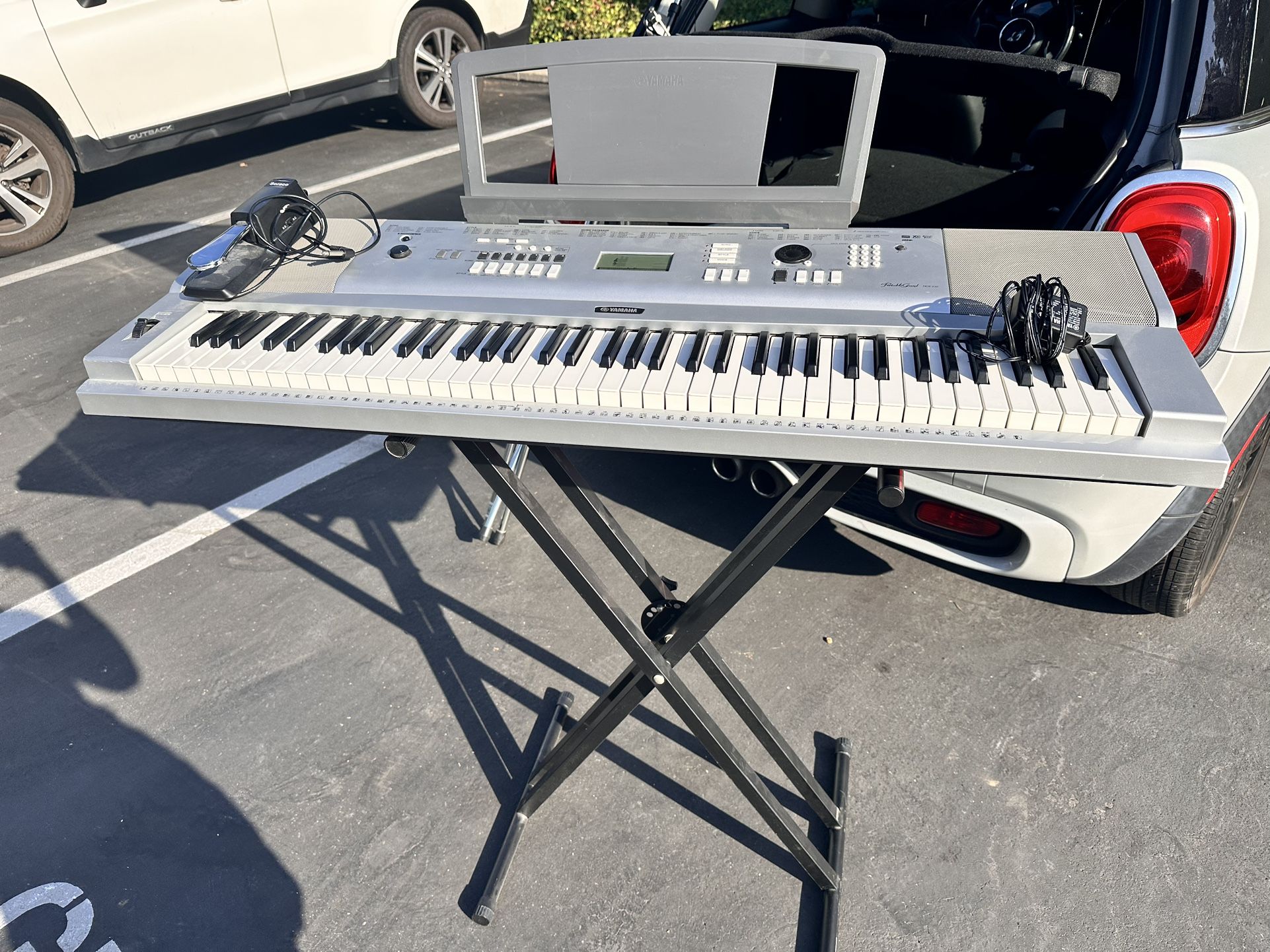 Yamaha Keyboard DGX-230 