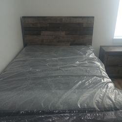 Full Size Brand New Bedroom Set 