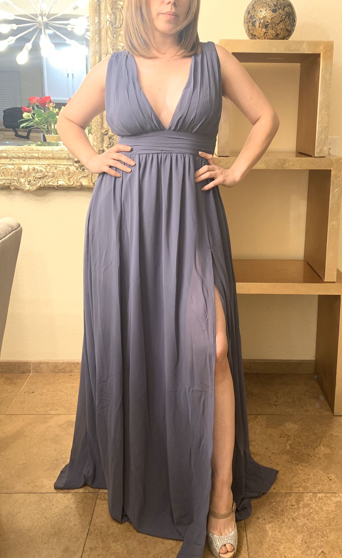 Small elegant dress( perfect for prom)