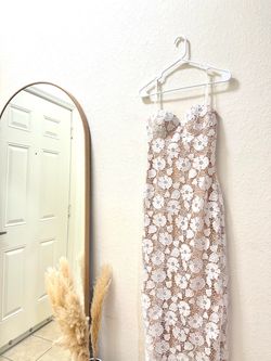 BelleRose Lace Maxi Dress 🤍 Floral Lace