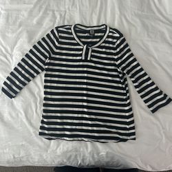 Jones Sport Blacks And White Stripped Jersey Too. Size  L