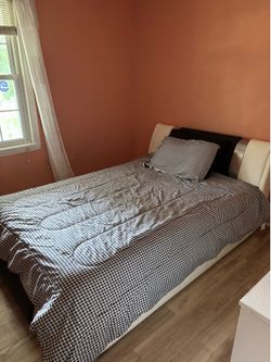 Full size bed w/ mattress