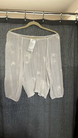 BRAND NEW WHITE TOP SIZE LARGE 