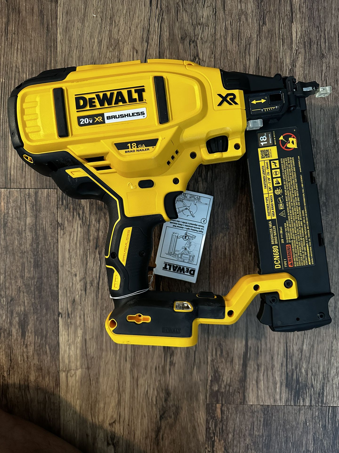 DEWALT 20V MAX* XR 18 GA Cordless Brad Nailer (Tool Only) DCN680 for Sale  in West Hollywood, CA OfferUp