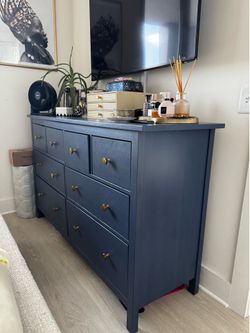 Navy Blue 8-Drawer Dresser with Gold Knobs