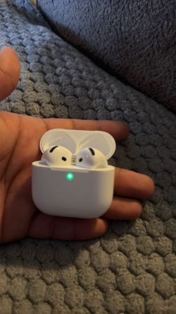AirPod 4 (no box) only used twice like new