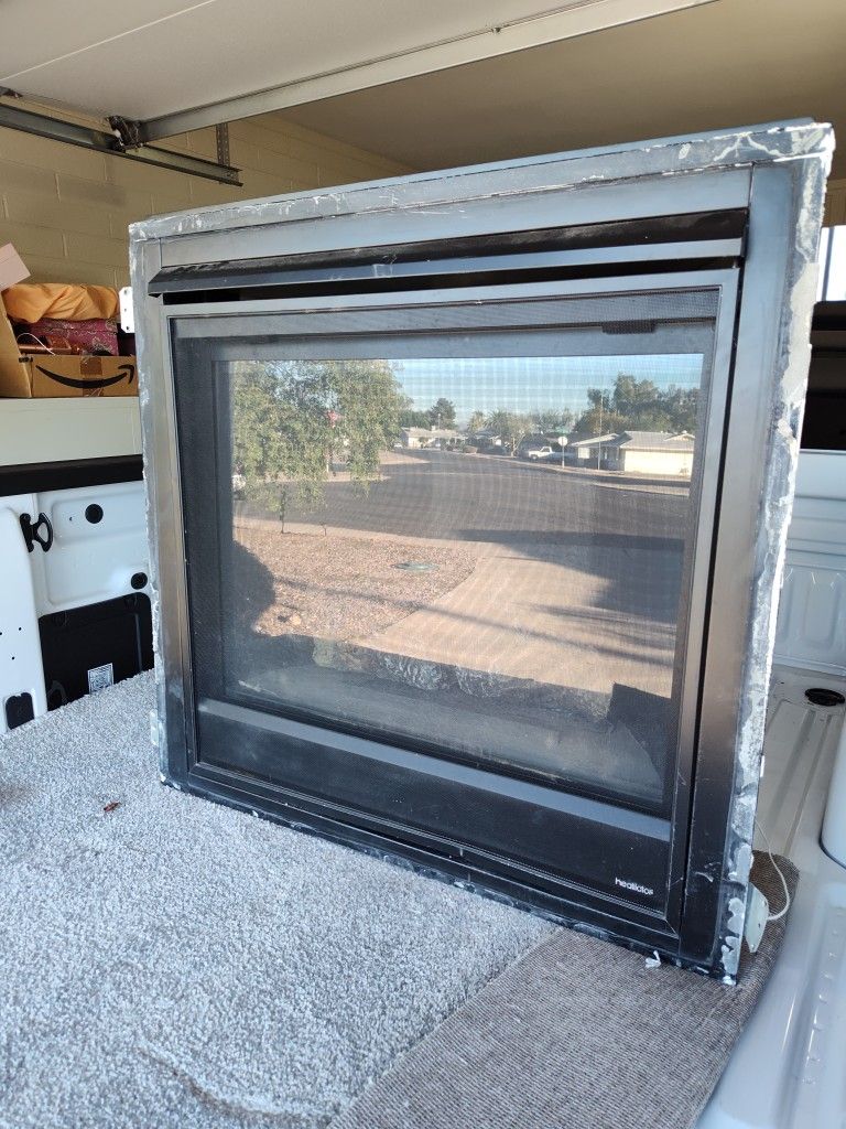 Natural Gas Heatilator Fireplace/Assessories