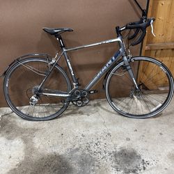 Giant Defy,  been siting a few years.  everything works fine