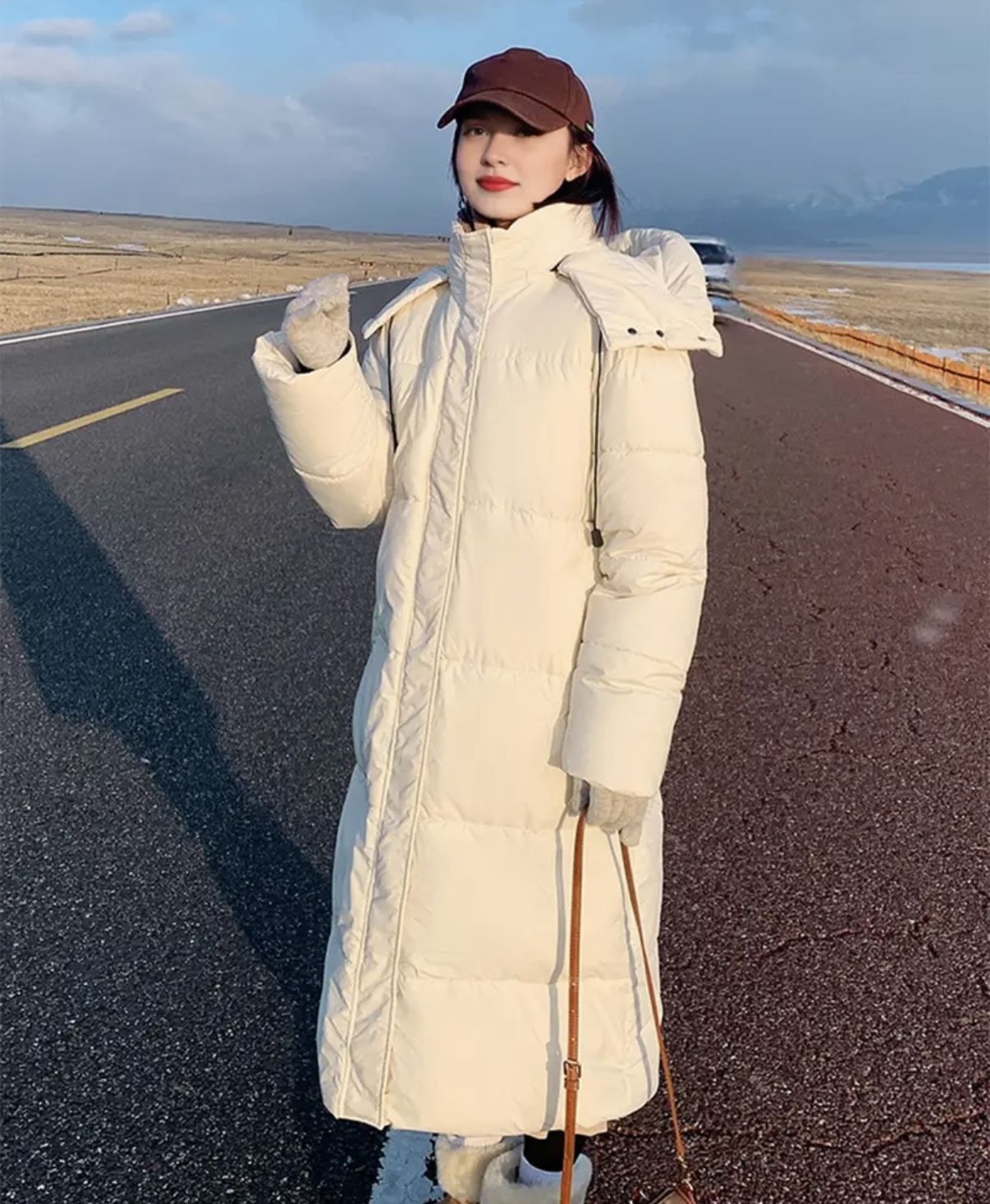 Women's Korean Winter Coat New Long Thick Jacket - Korean-Style Loose-Fit Oversized Warm Outerwear with Beige/White -Like Hem Trim, Hand Washable