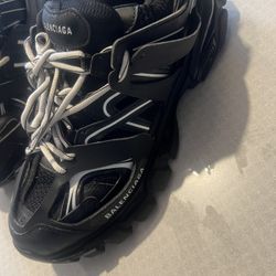 Balenciagas Tracks
