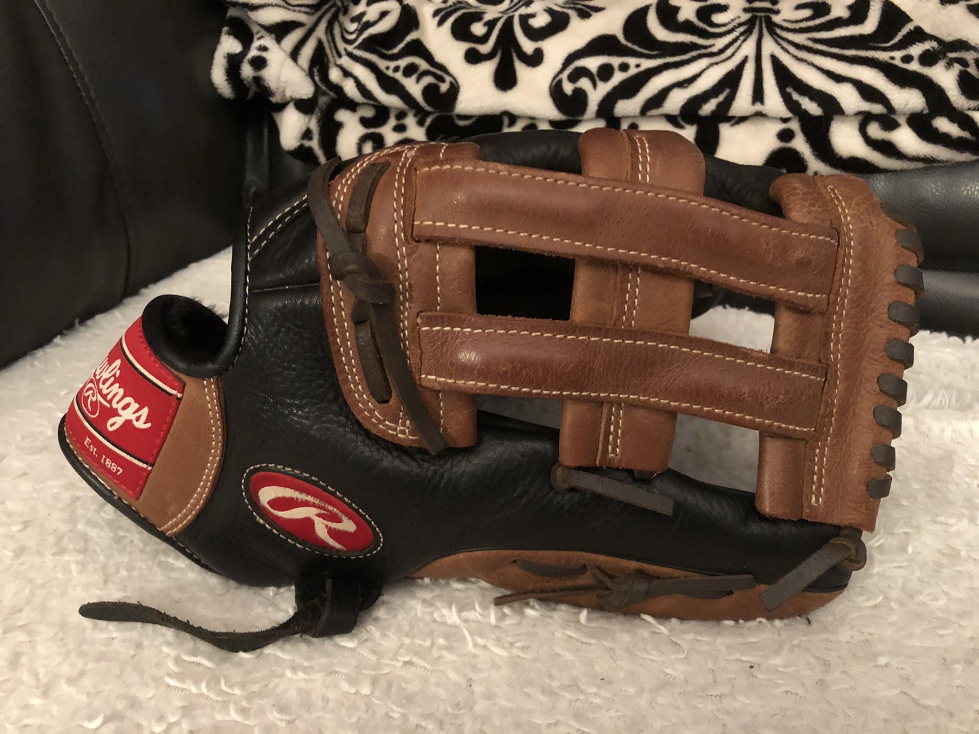 Rawlings Premium Series 12.75” glove