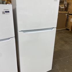 Frigidaire  FFHT2045XW 30 Inch Top Freezer Refrigerator with 20 cu. ft. Ding/Dent Special!!! 