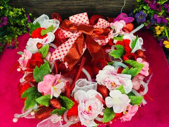 TEMPUS 18 Inch Pink Red Mesh Wreath with 3D Heart