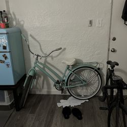 Women’s beach cruiser