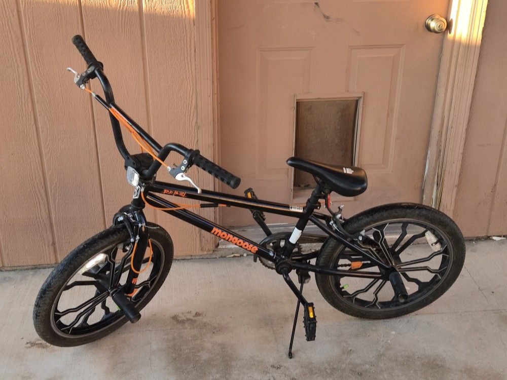 18" Mongoose Bike