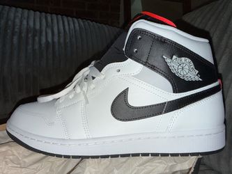 Nike Air Jordan 1 Mid *brand new*
