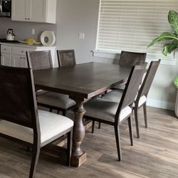 Restoration Hardware Dining Room Table “84