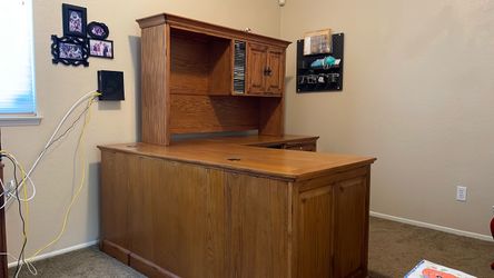 Large Oak L-Shaped Desk with Hutch