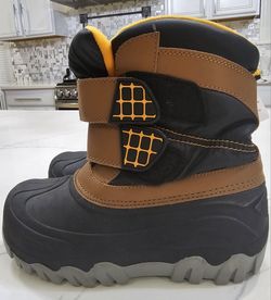 NEW BOYS Winter Boots SIZE 3