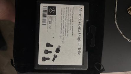 Mercedes Benz Wheel Locks Lugs genuine Mercedes Benz parts