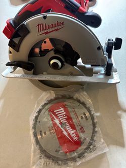 Milwaukee M18 Brushless 7 1/4 Inch Circular Saw