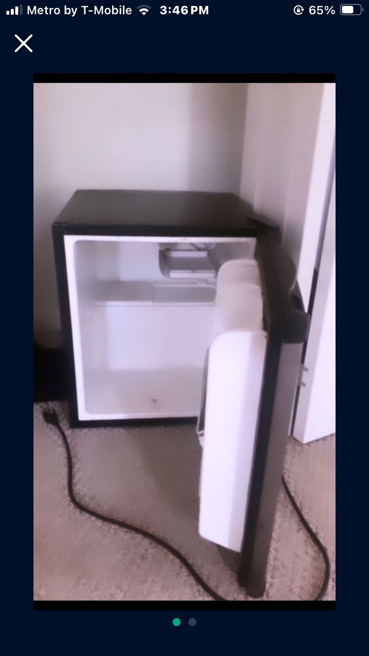 Mini Fridge 