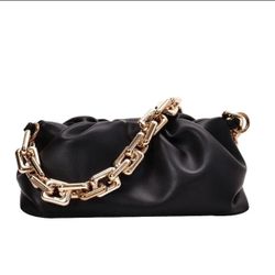 Women's Bags›Shoulder Bags›Spring New Fashion Thick Chain Cloud Bag Shoulder Portable Armpit Bag Blue And Black 